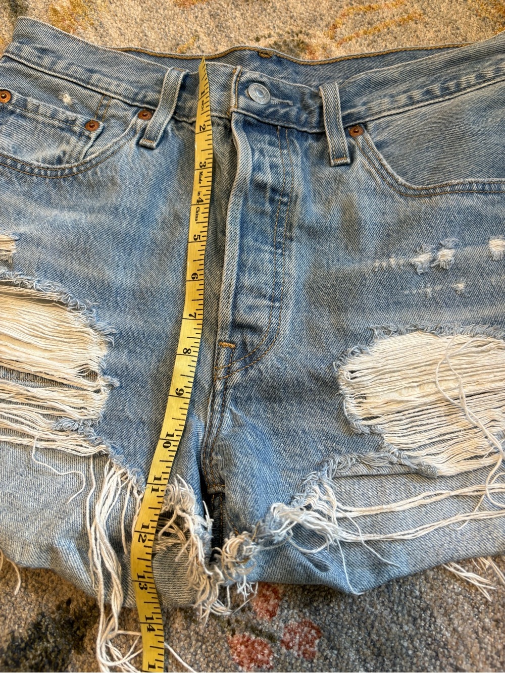 Levi's 501° Original Fit High-Rise
Women's Jean Shorts - Quiet Riot 29 - Picture 7 of 10